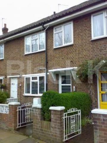 			4 Bedroom, 1 bath, 1 reception Flat			 Kingsdown Road, HOLLOWAY N19